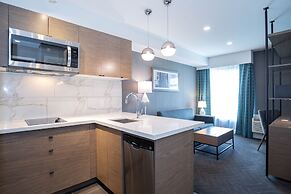 Sandman Signature Calgary Airport Hotel