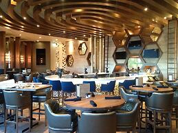 Sandman Signature Calgary Airport Hotel