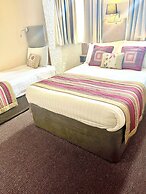 Clifton Court Metro Hotel