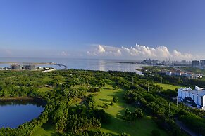 Baohua Harbour View Hotel