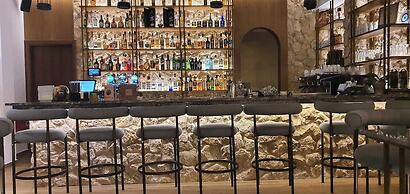 Xenios Dias Boutique Hotel