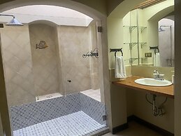 Tierra Magica B&B and Art Studio