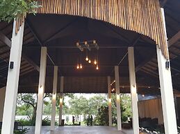 Dheva Resort