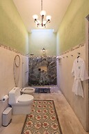 Casa Dos Lirios Boutique B&B