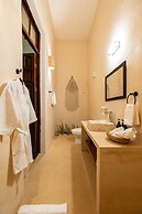 Casa Dos Lirios Boutique B&B