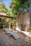 Casa Dos Lirios Boutique B&B