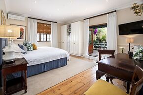 La Fontaine Guest House