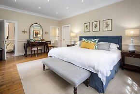 La Fontaine Guest House