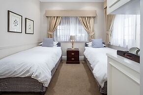 La Fontaine Guest House