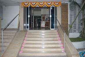 Hotel Raviraj