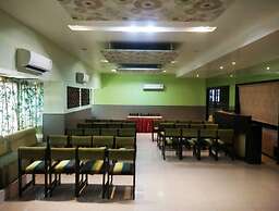 Hotel Raviraj