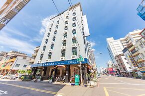 New Rise Hotel