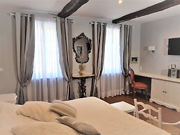 B&B With Charm - Quiet With Kitchen & sw Pool