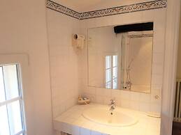 B&B With Charm - Quiet With Kitchen & sw Pool