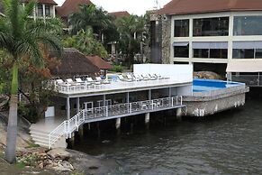 Malaika Beach Resort