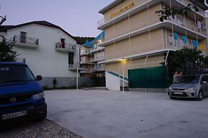 Lelux Hotel