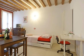 Mario Apartment Biennale