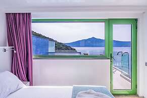Greenbeach Hotel