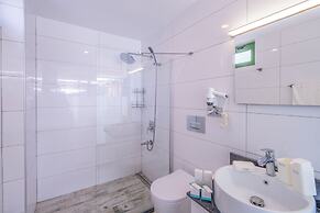 Greenbeach Hotel