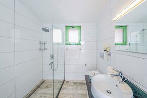 Greenbeach Hotel