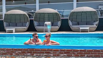 Greenbeach Hotel