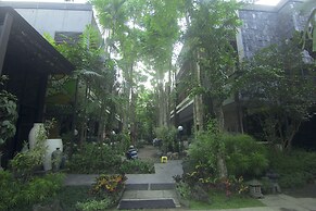 Savita Garden Inn