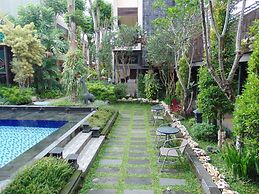 Savita Garden Inn