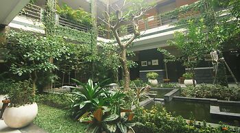 Savita Garden Inn