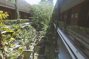 Savita Garden Inn