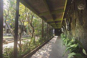 Savita Garden Inn