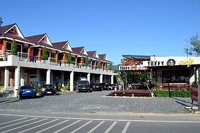 Toffee House Resort