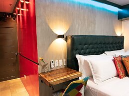 CLOCKWORKORANGE Luxury Suites