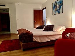 Raphael Apartments