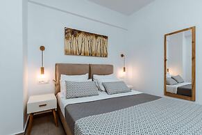 Deluxe Hotel