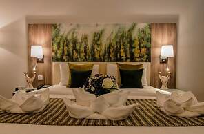 Royal View Hotel