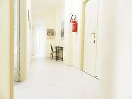 Re Di Roma House