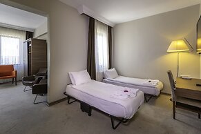 Janet Hotel