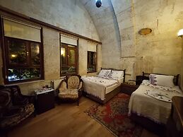 Born Hotel