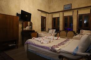 Born Hotel