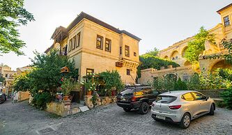 Born Hotel