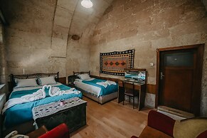 Born Hotel