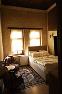 Born Hotel