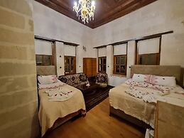 Born Hotel