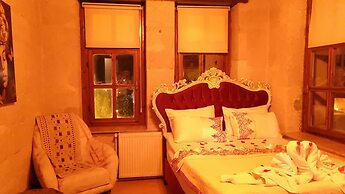 Born Hotel