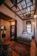 Born Hotel