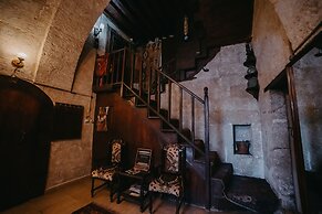 Born Hotel