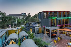 White Rabbit Hostel - Adults Only