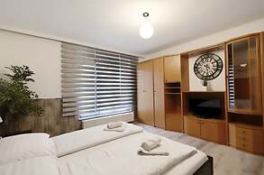 Manu Apartment