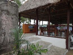 Hotel Santa Bárbara Tikal