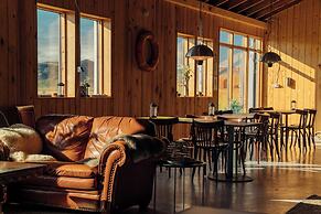 Farmhouse Lodge